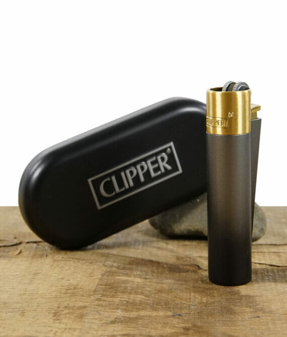 Metall Clipper in schwarz mit goldener Cap und schwarzer Aufbewahrungsdose