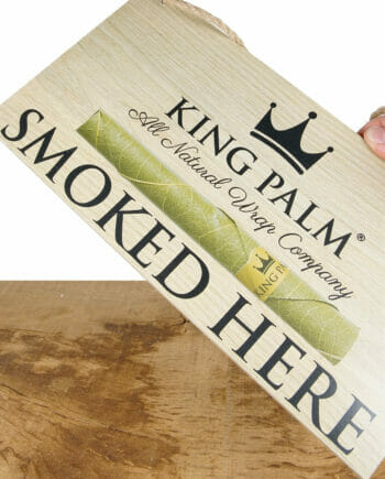 King Palm Holzschild zum Aufhängen mit Smoked here Aufdruck