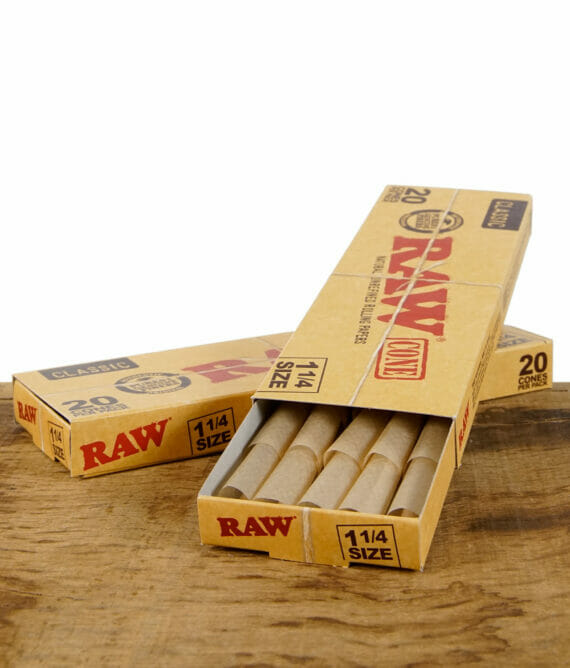RAW Cones 1 1/4 size im 20er Pack geoeffnet