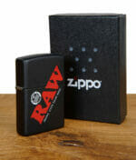 ZIPPO Feuerzeug mit RAW Black Design