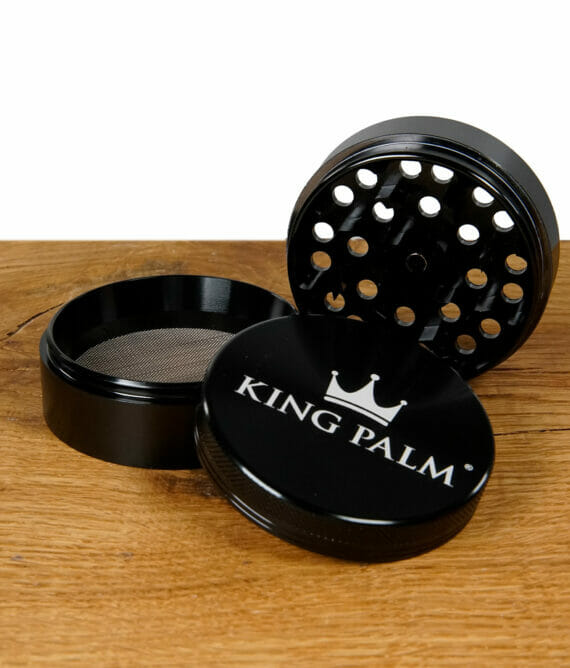 King Palm Grinder schwarz 4 teilig mit 62mm Durchmesser aufgeteilt in 3 Teile