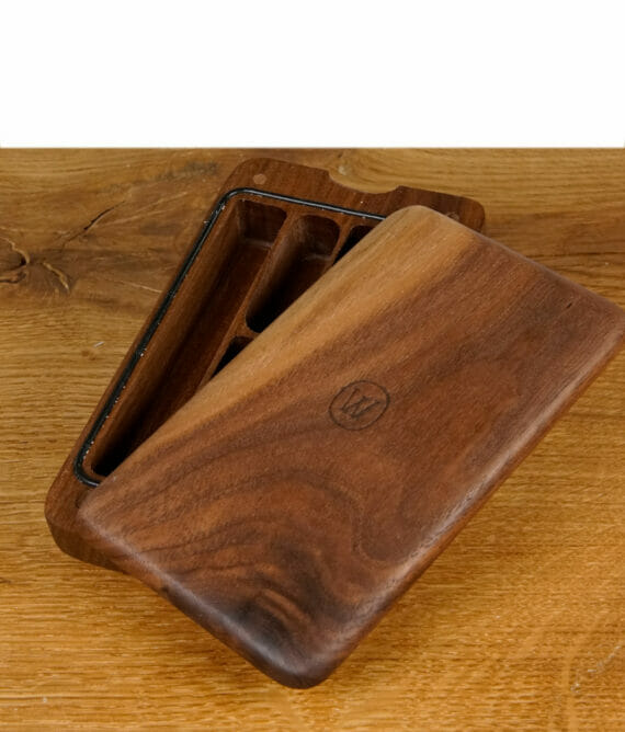 Marley Natural case aus Holz geöffnet mit magnetischem Deckel