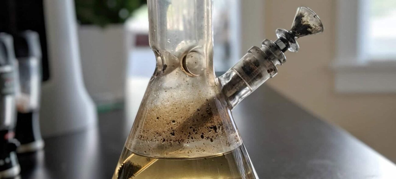 Bong reinigen – Wir zeigen dir die besten Wege, deine dreckige Bong zu reinigen