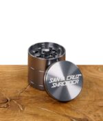 santa-cruz-shredder-grinder-4-teilig-grau-40mm-durchmesser.jpg