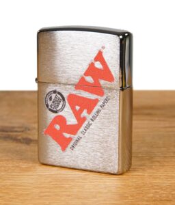 zippo-feuerzeug-raw-silber-1.jpg