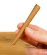 Blazy Susan Tea Leaf Pre-rolled Cones King Size 2er Pack Einzeln in der Hand