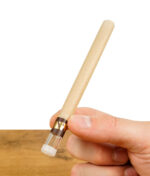 Nahaufnahme eines RAW DLX Glass Tipped Cone in der Hand gehalten, das den Glastip und das ungebleichte Papier zeigt.