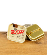 raw-tiny-tray-anstecker-3.jpg