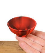 RAW Lil’ Prep Bowl Red in Hand gehalten – kompakte Größe der Sortierschale sichtbar