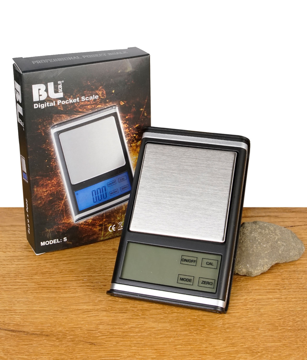 blscale-digitalwaage-model-s-jpg BLScale Digitalwaage Modell S mit Verpackung auf Holztisch