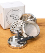 Zerlegter Hybrid Edelstahl Grinder in 4 teile
