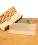 raw-classic-ein-ein-viertel-size-papers-2.jpg