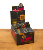 raw-black-connoisseur-papers-ein-ein-viertel-size-mit-tips-display.jpg