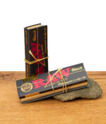 raw-black-connoisseur-papers-ein-ein-viertel-size-mit-tips.jpg