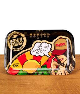 Rolling Tray von RAW mit Brazil motiv auf einem Holzbrett
