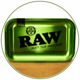 Grünes Rolling Tray für Joints im Headshop mit Rauchaccessoires.