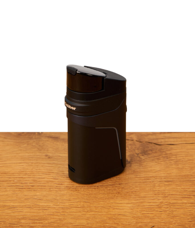 Geschlossener Dr. Dabber Ghost 2 Vaporizer mit matt-schwarzem Gehäuse, dezentem Schriftzug und glänzendem Mundstück.