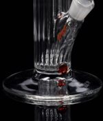 Standfuss um Runduß-Stil der EHLE Glasbong Red Series #6 Rippenrohr